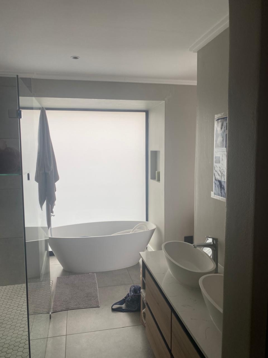 4 Bedroom Property for Sale in Le Grand Golf Estate Western Cape